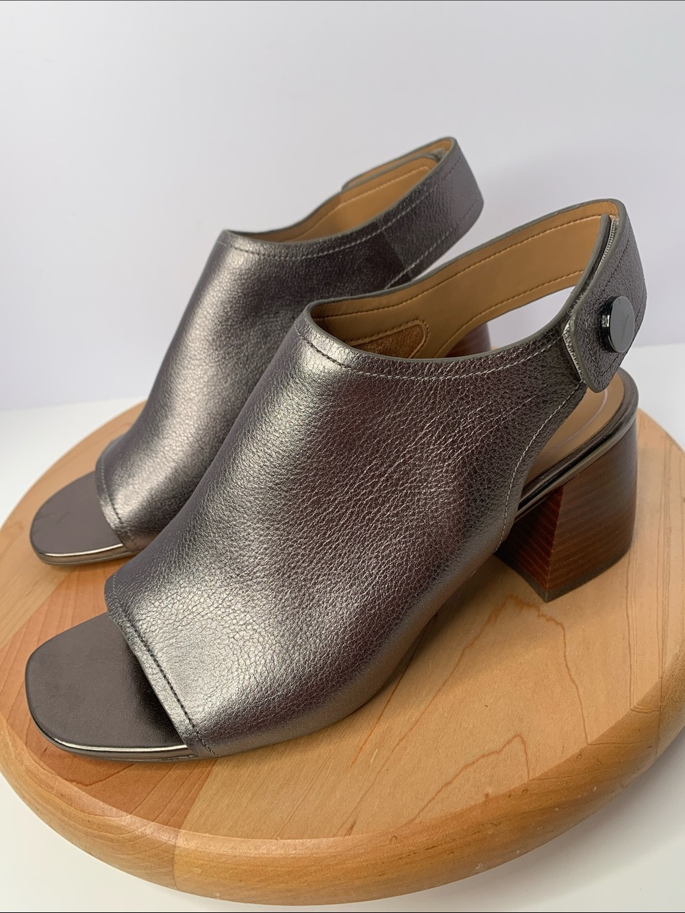 Vionic Valencia Slingback Heels Metallic Silver Women’s Size 8 New Hook and Loop